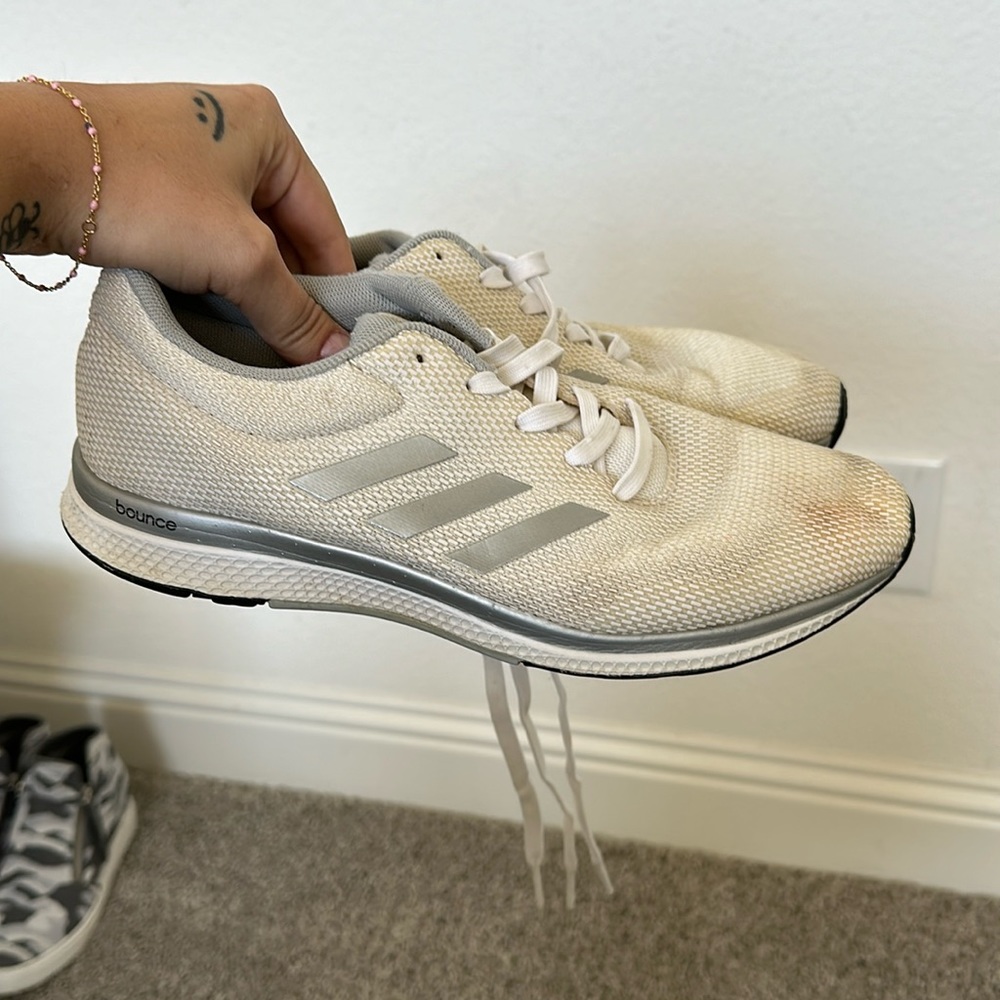 Off white adidas bounce